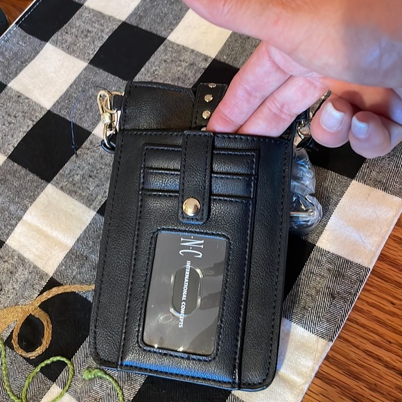 NWT INC. Ashli Convertible Crossbody - Picture 3 of 10